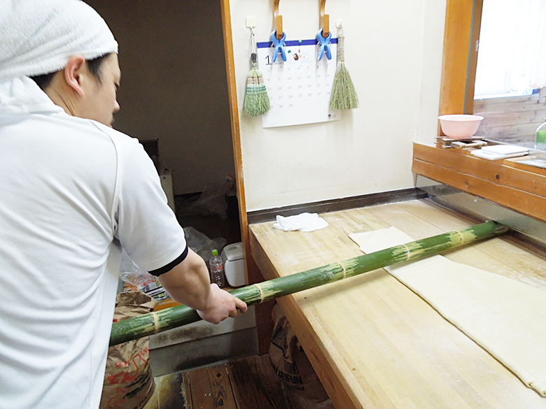 先代の頃から20年間ずっと守り続けている手打ちの麺作り